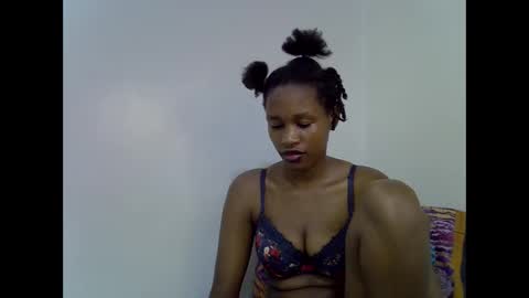 angel_mia5 online show from November 25, 2025, 7:25 pm