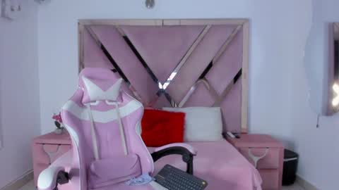 Snapshot of angel_petitex01 chatting on July 13, 2026, 11:51 pm Angell online show from July 13, 2026, 11:51 pm