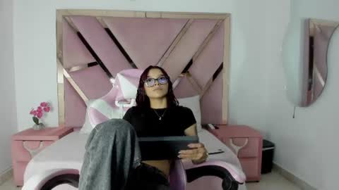 Snapshot of angel_petitex01 chatting on July 15, 2026, 7:19 pm Angell online show from July 15, 2026, 7:19 pm