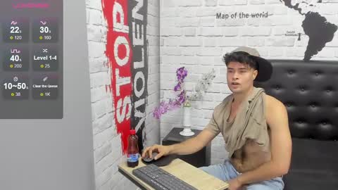 angel_schiavone online show from September 22, 2025, 5:37 pm