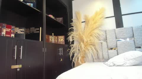 Snapshot of angel_st1 chatting on May 11, 2026, 4:04 pm Angel online show from May 11, 2026, 4:04 pm