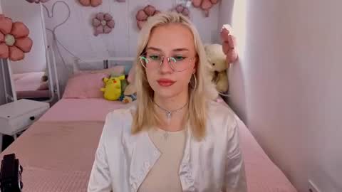 Angelica online show from June 19, 2026, 1:15 pm