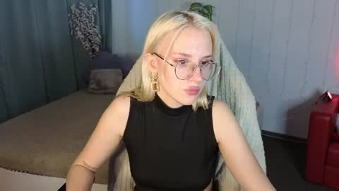 Angelica online show from June 25, 2026, 2:11 am