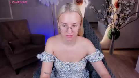 Angelica online show from July 13, 2026, 6:05 am