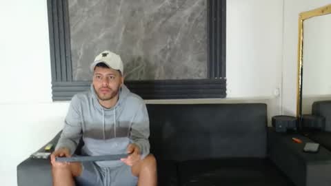 Snapshot of angel_villareal_ chatting on February 10, 2026, 5:22 am angel_villareal_ online show from February 10, 2026, 5:22 am