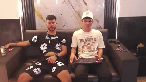 angel_villareal_ online show from March 16, 2026, 5:44 am