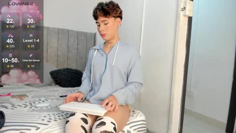 Snapshot of angel_villarreal chatting on March 2, 2025, 3:02 am Angel online show from March 2, 2025, 3:02 am