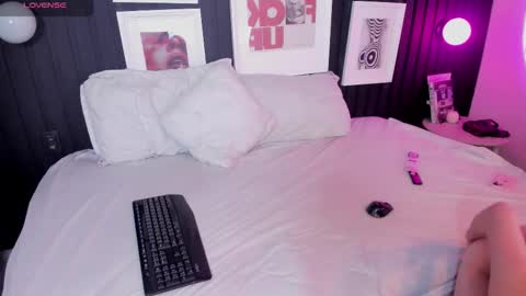 Snapshot of angel_zafiros chatting on February 4, 2026, 6:25 pm Seortia Angel online show from February 4, 2026, 6:25 pm