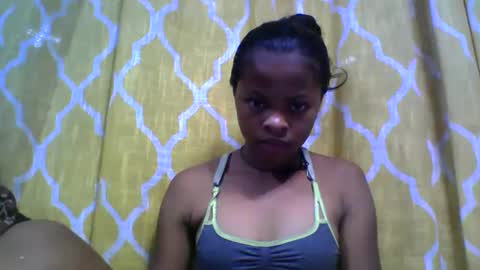 angela166093 online show from November 18, 2025, 5:06 pm