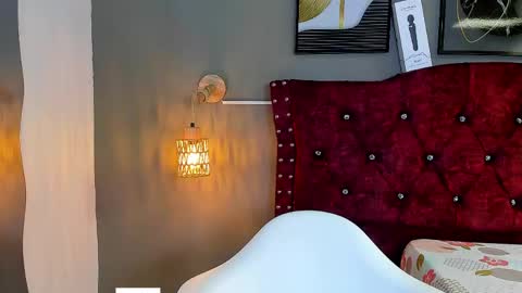 angela_nix online show from June 6, 2026, 3:28 pm
