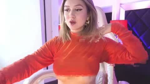 Angela Castle online show from May 5, 2026, 8:06 pm