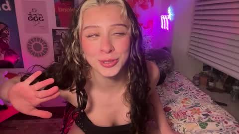 Snapshot of angelalex29 chatting on February 11, 2026, 11:10 pm Alex online show from February 11, 2026, 11:10 pm