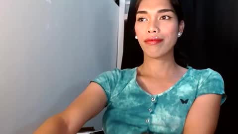 SENORITA online show from April 17, 2026, 9:51 pm