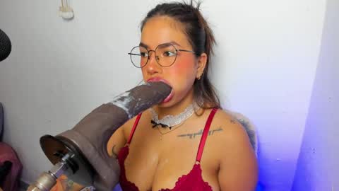 Snapshot of angelaricci chatting on May 6, 2026, 2:55 pm Angela Ricci online show from May 6, 2026, 2:55 pm