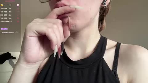 Angela online show from November 4, 2025, 6:45 am