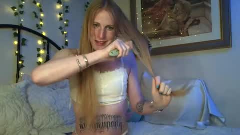 Snapshot of angelcakexoxo chatting on May 27, 2026, 5:37 am AngelCakexoxo online show from May 27, 2026, 5:37 am
