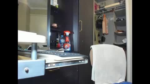 Snapshot of angelchezcka chatting on April 3, 2026, 10:24 am cheche online show from April 3, 2026, 10:24 am