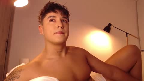 Snapshot of angelcossio chatting on October 13, 2025, 1:27 am Angel online show from October 13, 2025, 1:27 am