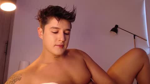 Snapshot of angelcossio chatting on November 11, 2025, 9:15 pm Angel online show from November 11, 2025, 9:15 pm