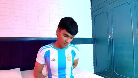 Snapshot of angelduzzzt chatting on October 22, 2025, 12:49 pm AngelduzZzt online show from October 22, 2025, 12:49 pm