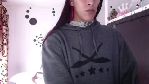 Snapshot of angele_johnson chatting on March 7, 2025, 8:22 pm angele online show from March 7, 2025, 8:22 pm