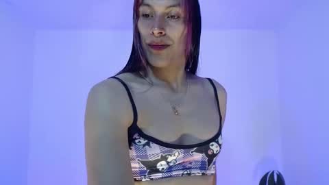 Snapshot of angele_johnson chatting on October 8, 2025, 9:23 pm angele online show from October 8, 2025, 9:23 pm