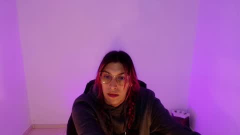 Snapshot of angele_johnson chatting on February 5, 2026, 8:35 pm angele online show from February 5, 2026, 8:35 pm