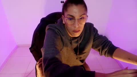 Snapshot of angele_johnson chatting on March 1, 2026, 8:22 pm angele online show from March 1, 2026, 8:22 pm