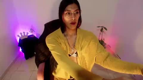 Snapshot of angele_johnson chatting on July 20, 2026, 6:10 pm angele online show from July 20, 2026, 6:10 pm