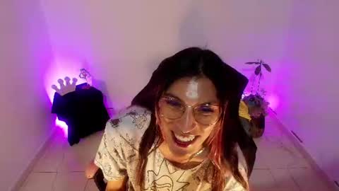 Snapshot of angele_johnson chatting on July 29, 2026, 6:17 pm angele online show from July 29, 2026, 6:17 pm