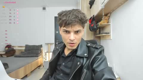 Snapshot of angelfrank chatting on February 18, 2025, 12:26 am Frankie online show from February 18, 2025, 12:26 am