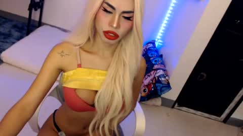 Snapshot of angelic_face_808 chatting on June 14, 2026, 11:40 pm DIVINE ANGEL online show from June 14, 2026, 11:40 pm