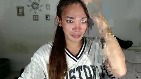 Snapshot of angelic_slutxx chatting on March 9, 2025, 12:53 pm Yhanna online show from March 9, 2025, 12:53 pm