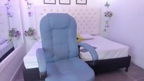 angelica_rolon online show from June 17, 2026, 8:10 pm