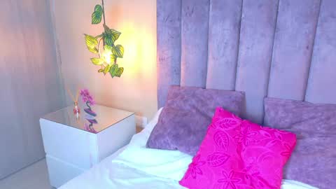 angelicaa_garcia online show from April 17, 2026, 11:57 am