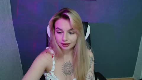 angelicablanch online show from September 12, 2025, 9:04 pm