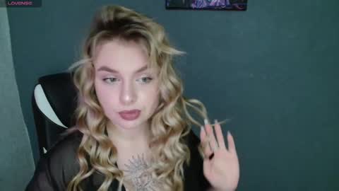 angelicablanch online show from October 26, 2025, 8:48 pm