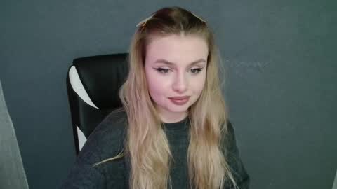 angelicablanch online show from November 15, 2025, 7:43 pm