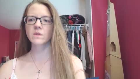 Snapshot of angelicangel3 chatting on May 19, 2026, 5:52 pm AngelicAngel online show from May 19, 2026, 5:52 pm