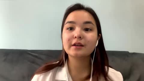 Kira is here now  help me get 50 thumbs up pls  online show from March 25, 2026, 8:31 am