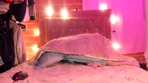 Angelina Rouse  online show from February 2, 2025, 6:26 am