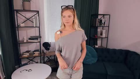 Alice WOW online show from May 22, 2026, 8:53 am