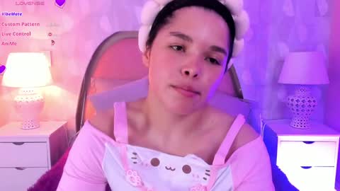 Snapshot of angeline__cute chatting on April 21, 2026, 12:33 pm angeline online show from April 21, 2026, 12:33 pm