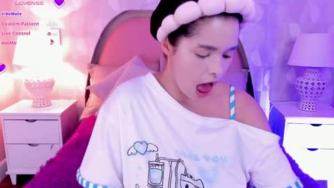 Snapshot of angeline__cute chatting on April 22, 2026, 2:40 pm angeline online show from April 22, 2026, 2:40 pm