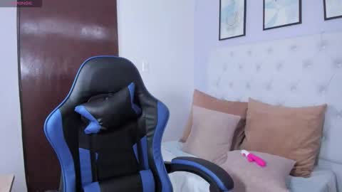 Snapshot of angeline_lara chatting on February 23, 2026, 12:35 pm Angeline Lara online show from February 23, 2026, 12:35 pm