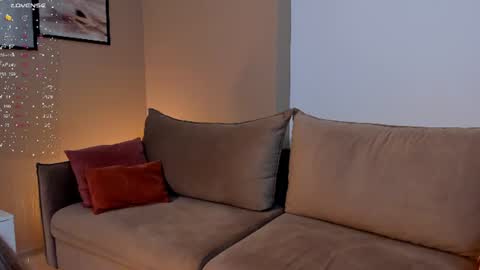 Snapshot of angelinpink_ chatting on July 29, 2026, 6:11 am angelinpink_ online show from July 29, 2026, 6:11 am