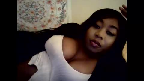 Snapshot of angeliquebelcaliz chatting on October 14, 2025, 11:05 pm angeliquebelcaliz online show from October 14, 2025, 11:05 pm