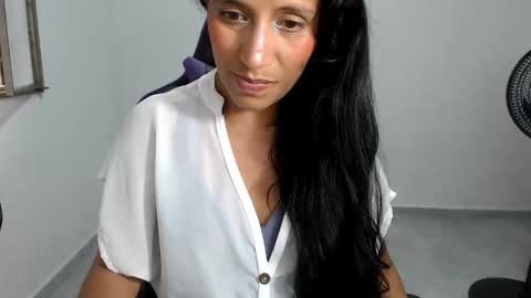 angela online show from June 4, 2026, 9:43 pm