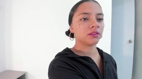 A F R O D I T A online show from December 18, 2025, 11:05 am