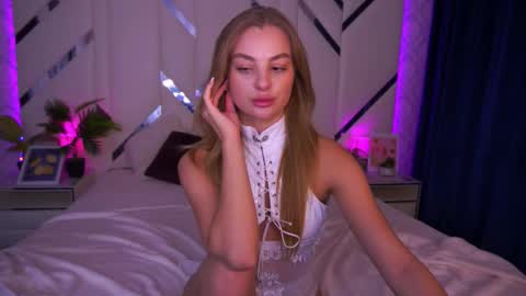 Snapshot of angelleyess chatting on October 17, 2025, 12:14 am angelleyess online show from October 17, 2025, 12:14 am